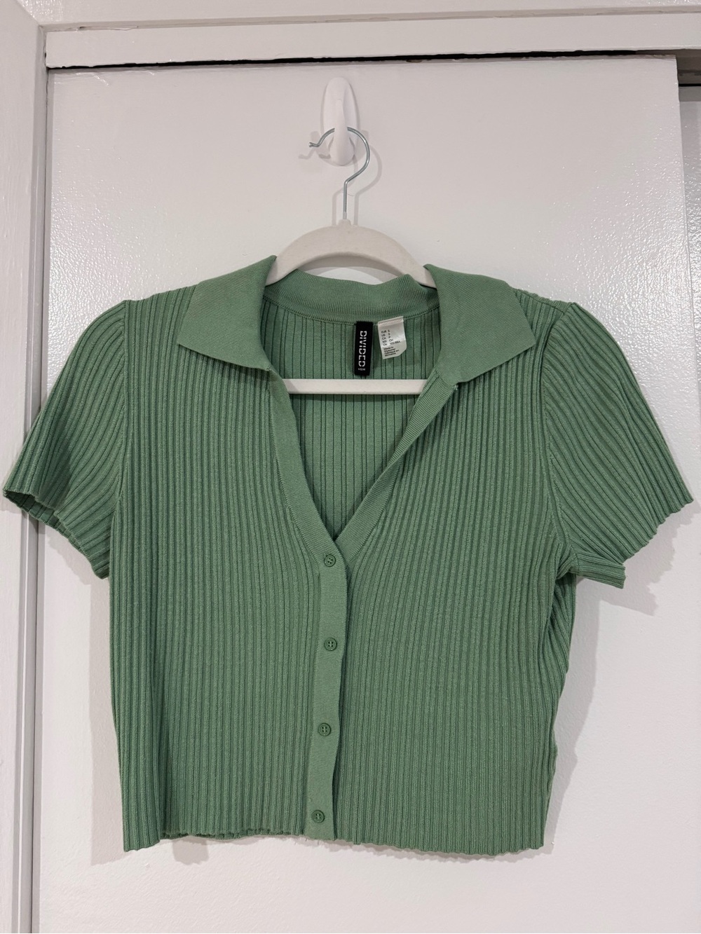 H&M Ribbed Short-Sleeve Button-Up Top in Green